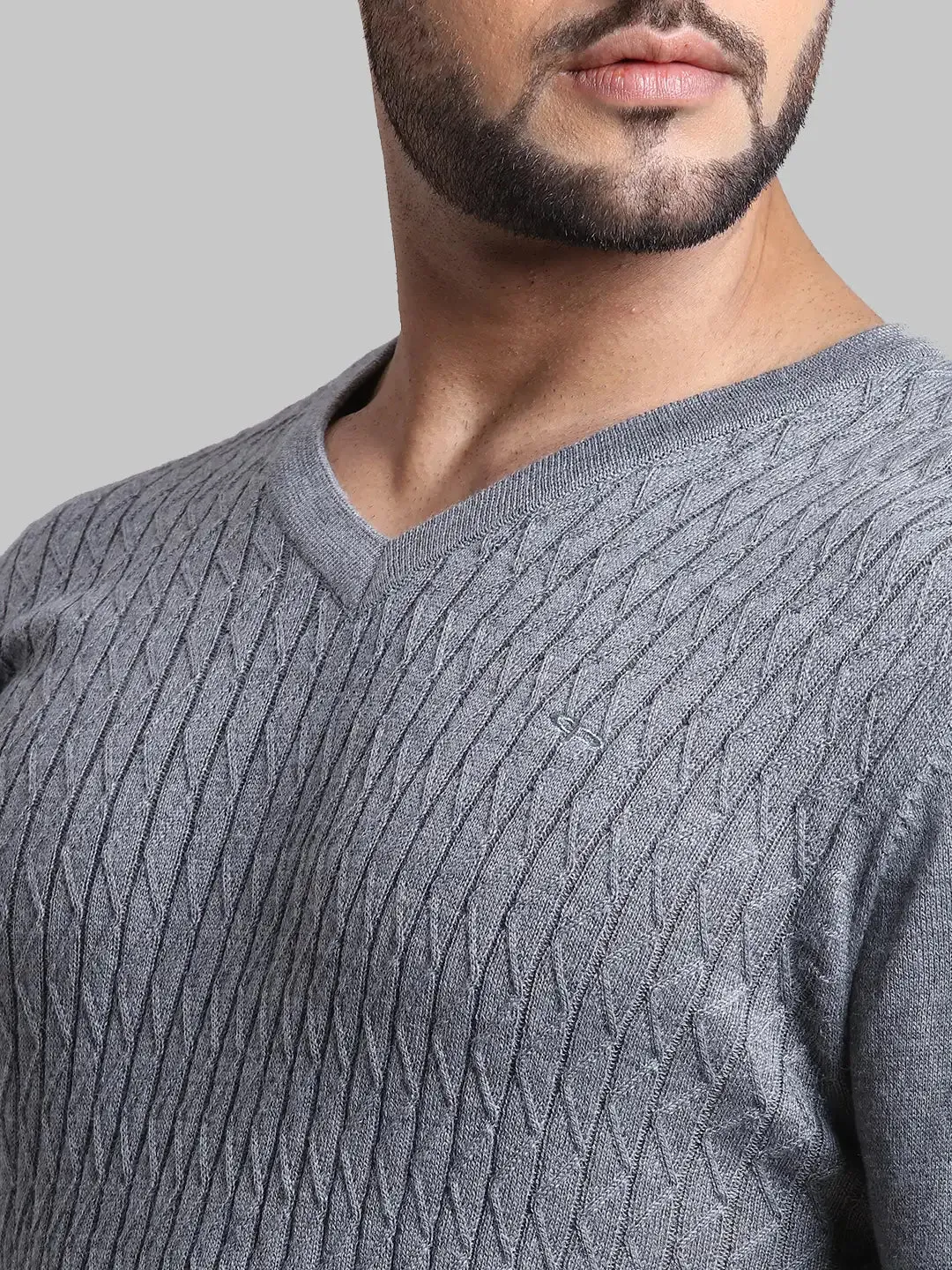 Men Grey Tailored Fit Jacquard Acrylic Wool Blend Full Sleeve V Neck Collar Sweaters