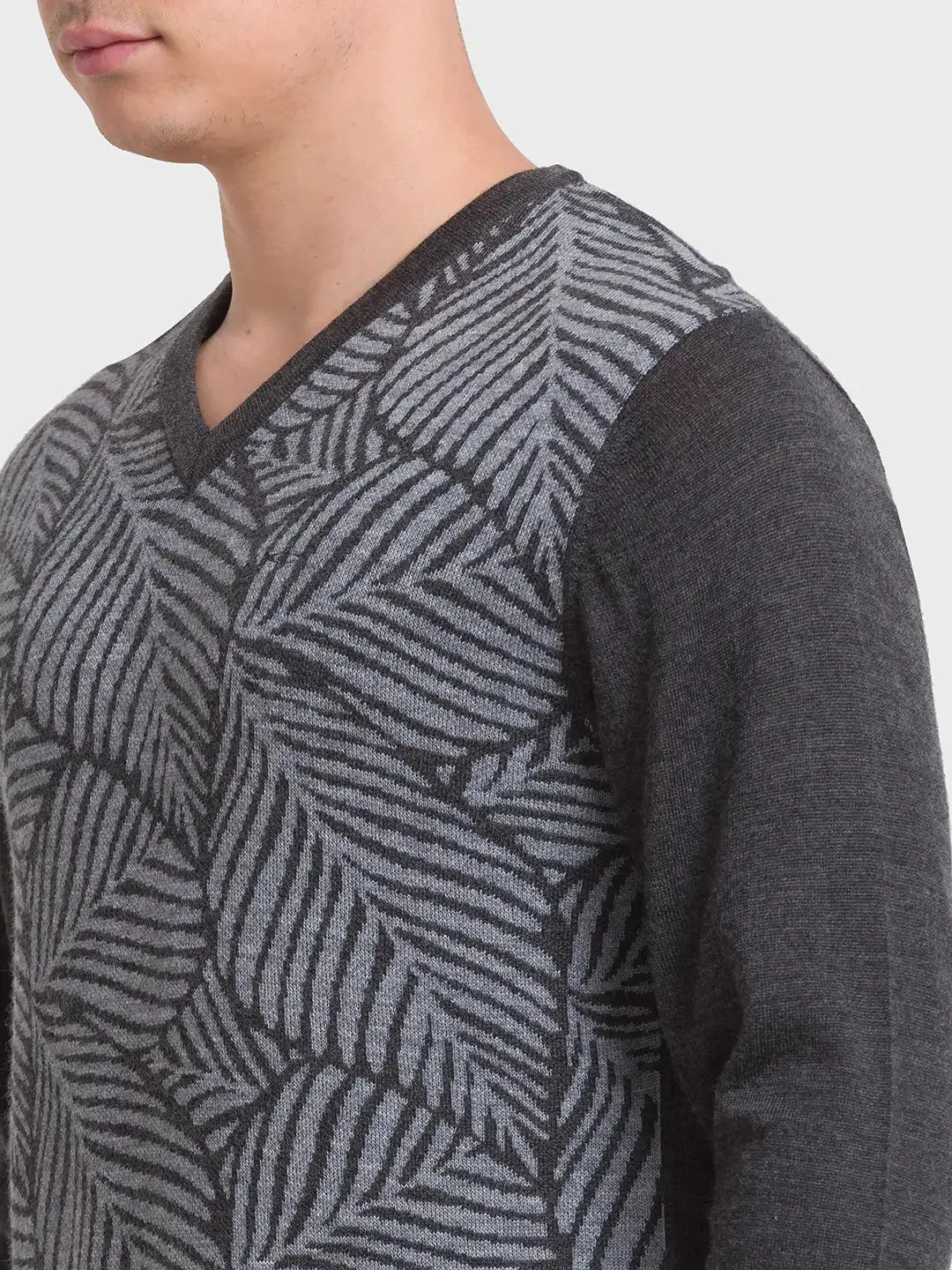 Men Grey Tailored Fit Jacquard Merino Wool Acrylic Blend Full Sleeve V Neck Collar Sweaters