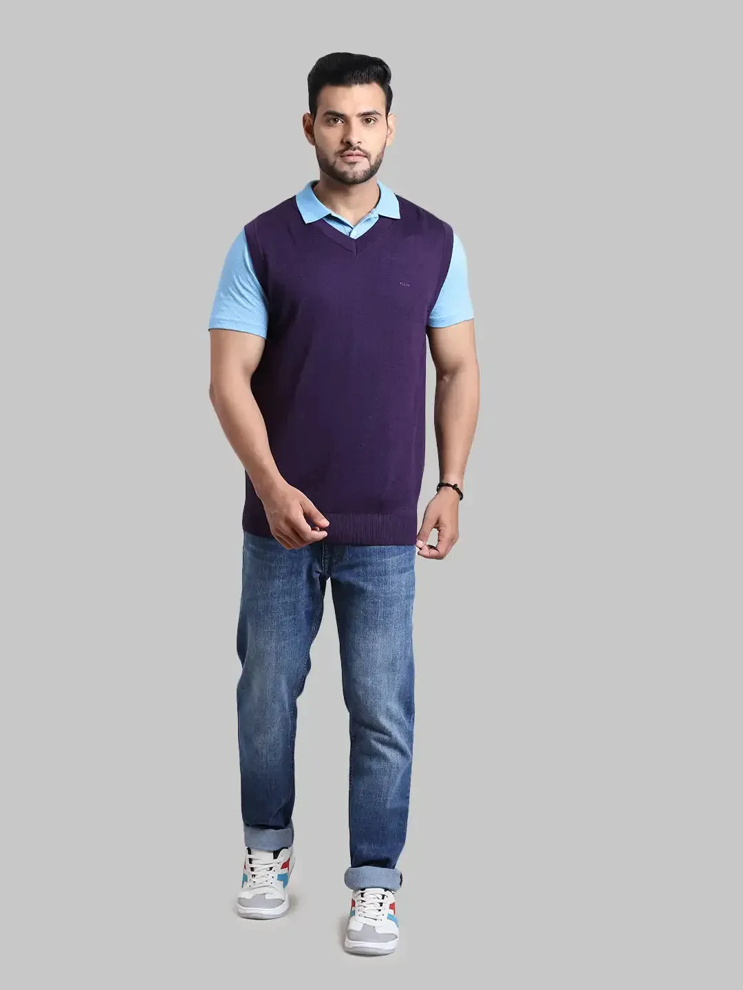 Men Violet Classic Fit Solid Wool Blend Sleeveless V Neck Collar Sweaters