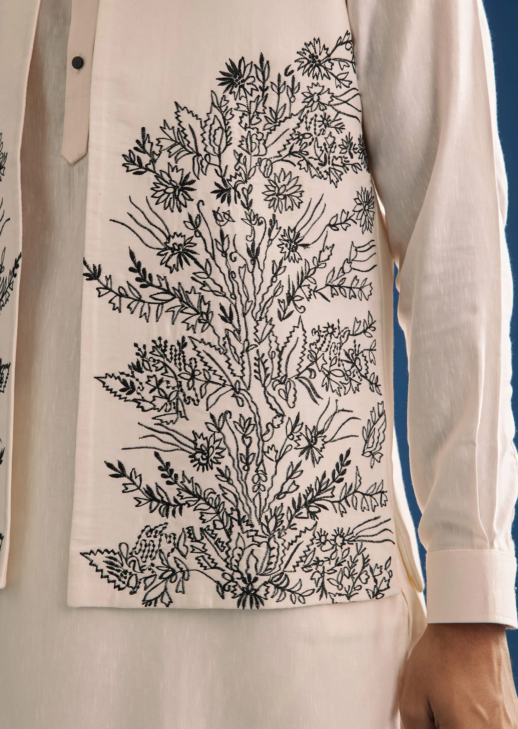 Off White Kurta Jacket Set With Machine Embroidery