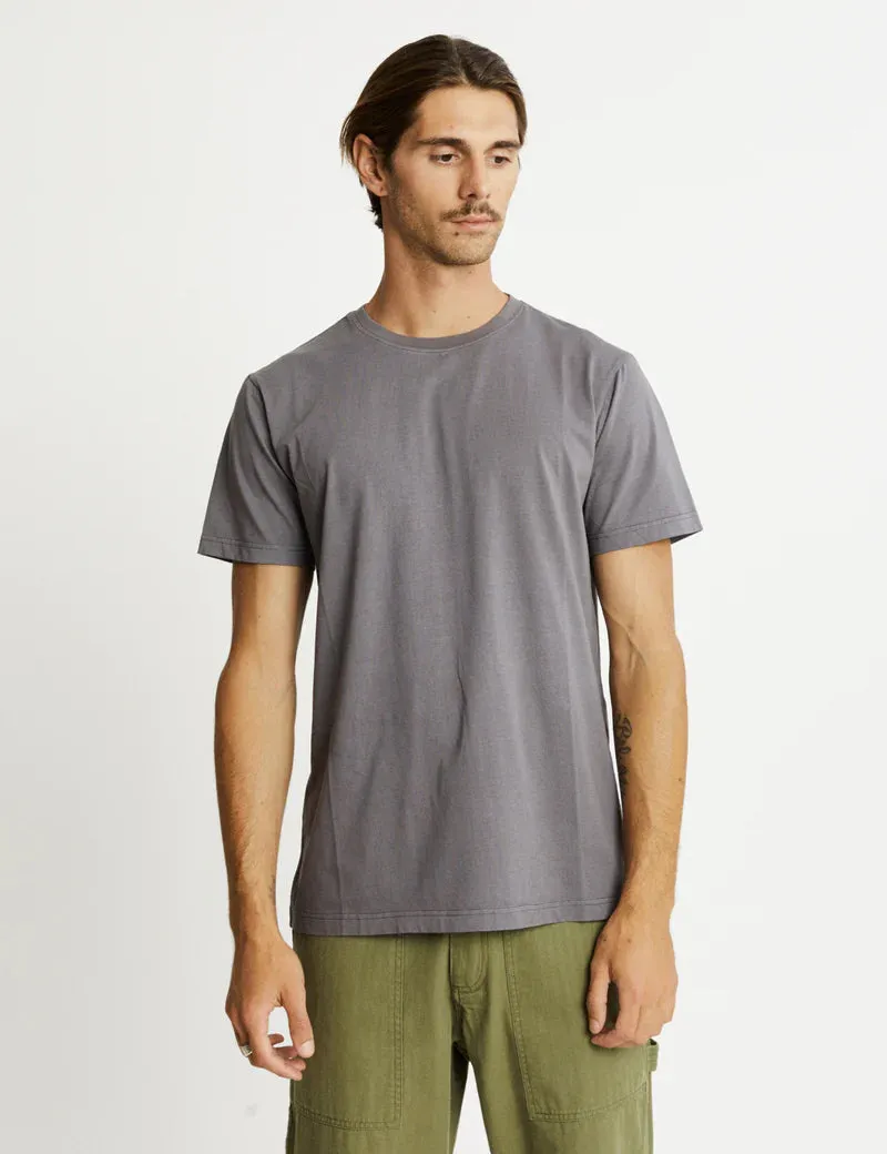 Simple | Reginald Tee | Graphite