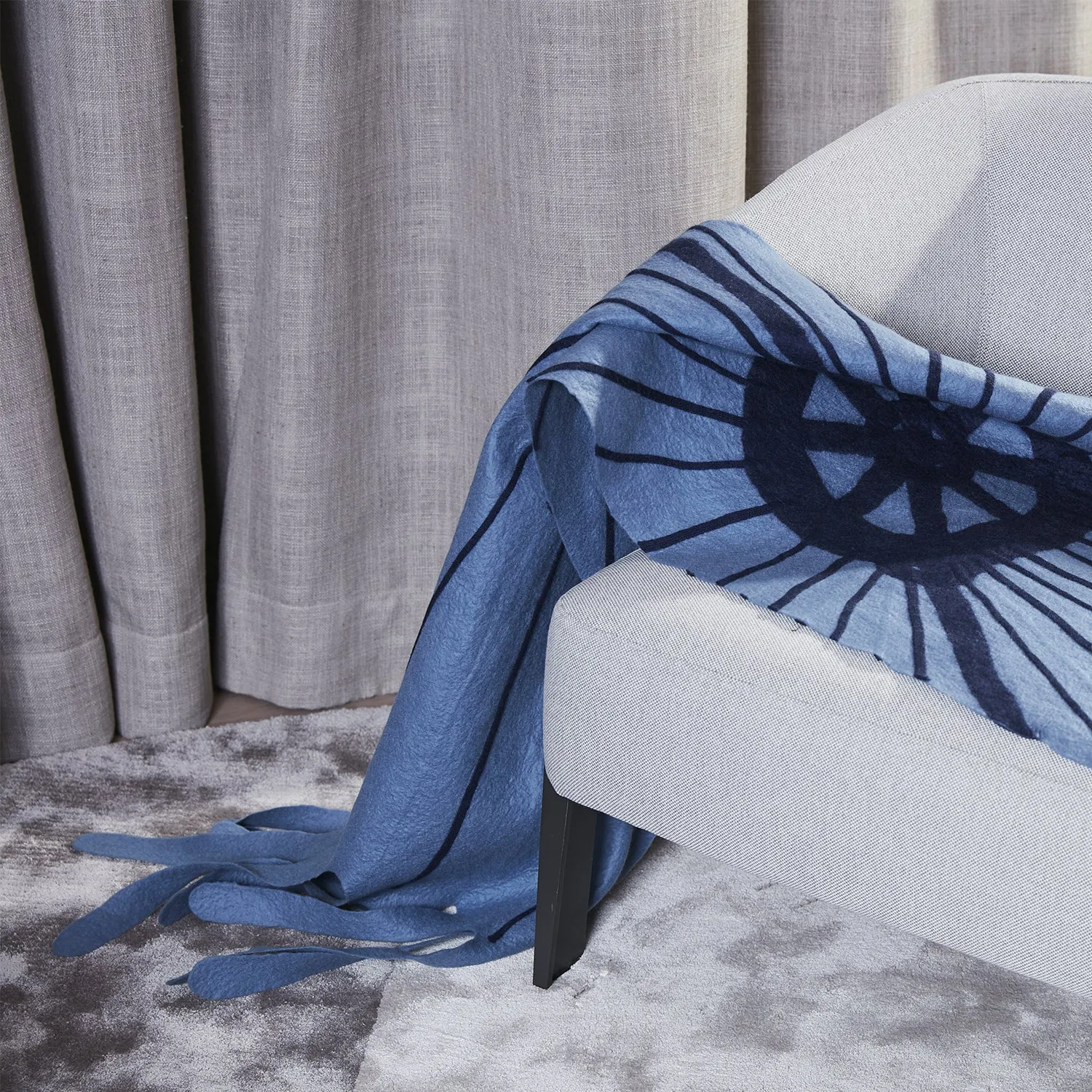 SKY DOME cashmere felt scarf